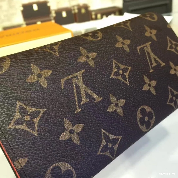 WIS EMILIE Louis Vuitton 0129